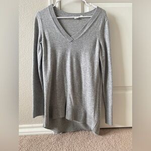 GAP Maternity V-Neck Women's Top